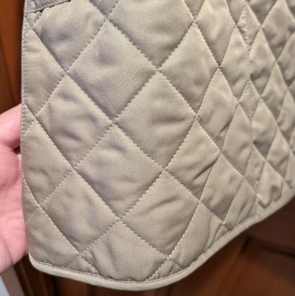 Burberry Women's Quilted Jacket - Picture 4 of 13